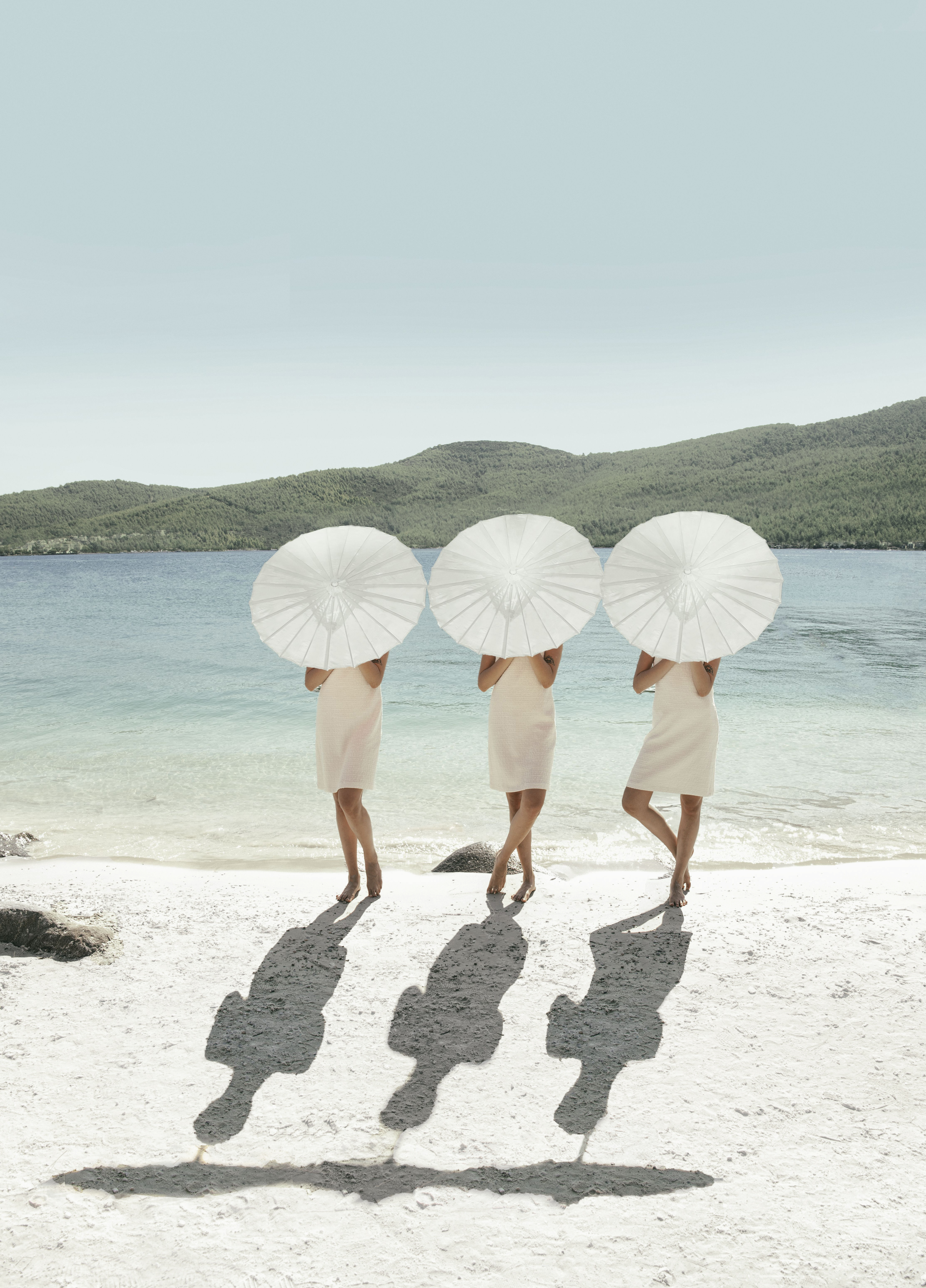 Soft sand, perfect view, refreshing drinks...